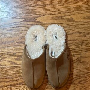 NEW UGG Tan Men's Slip-On Loafers with Plush Cream Interior